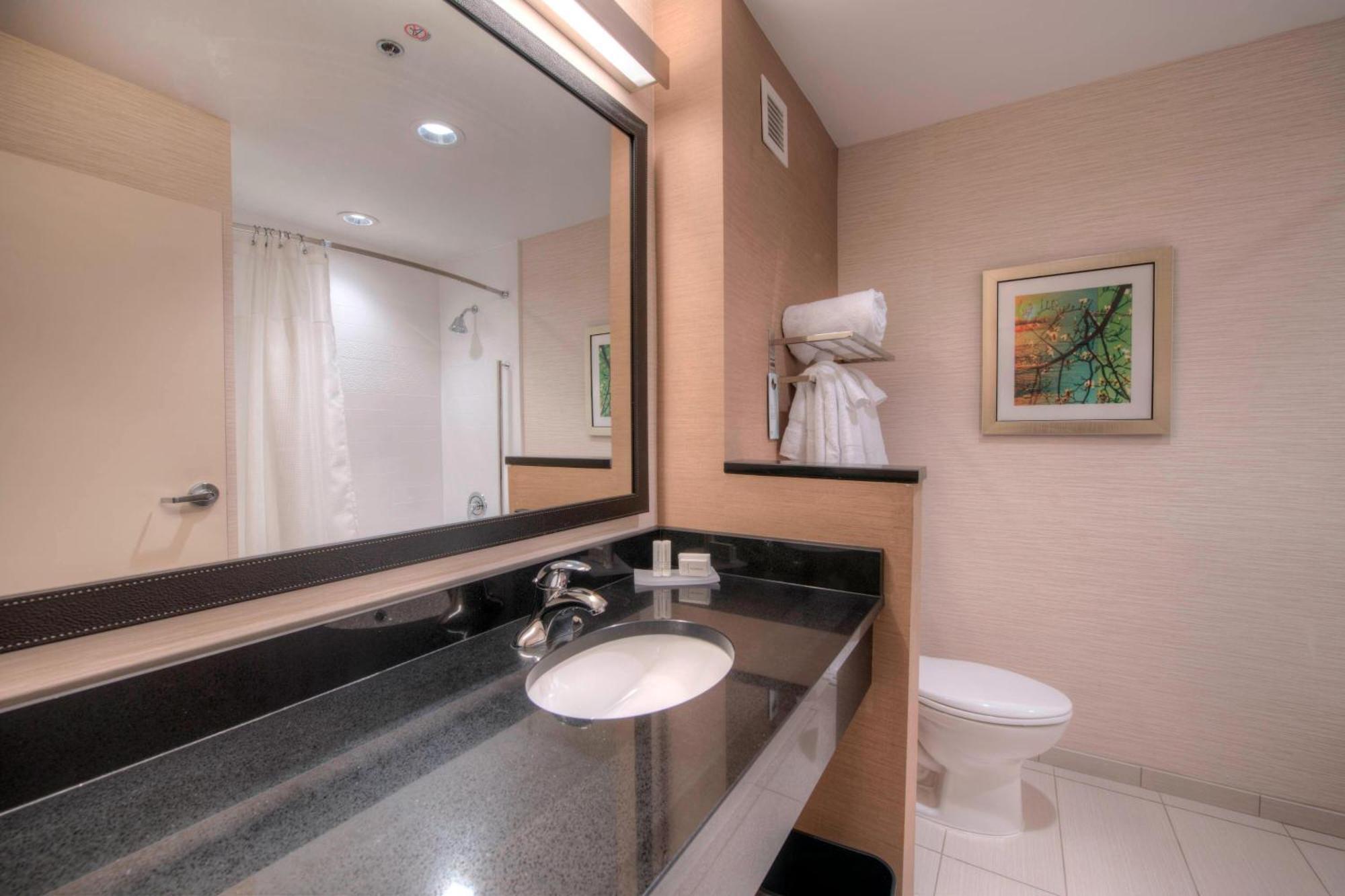 Fairfield Inn & Suites By Marriott Charlotte Airport Екстериор снимка